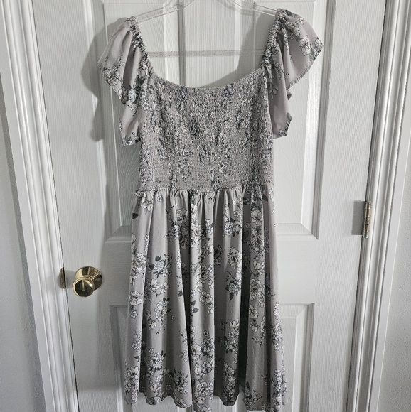 NWOT Torrid Mini Challis Smocked Floral Skater Dress - Picture 1 of 11